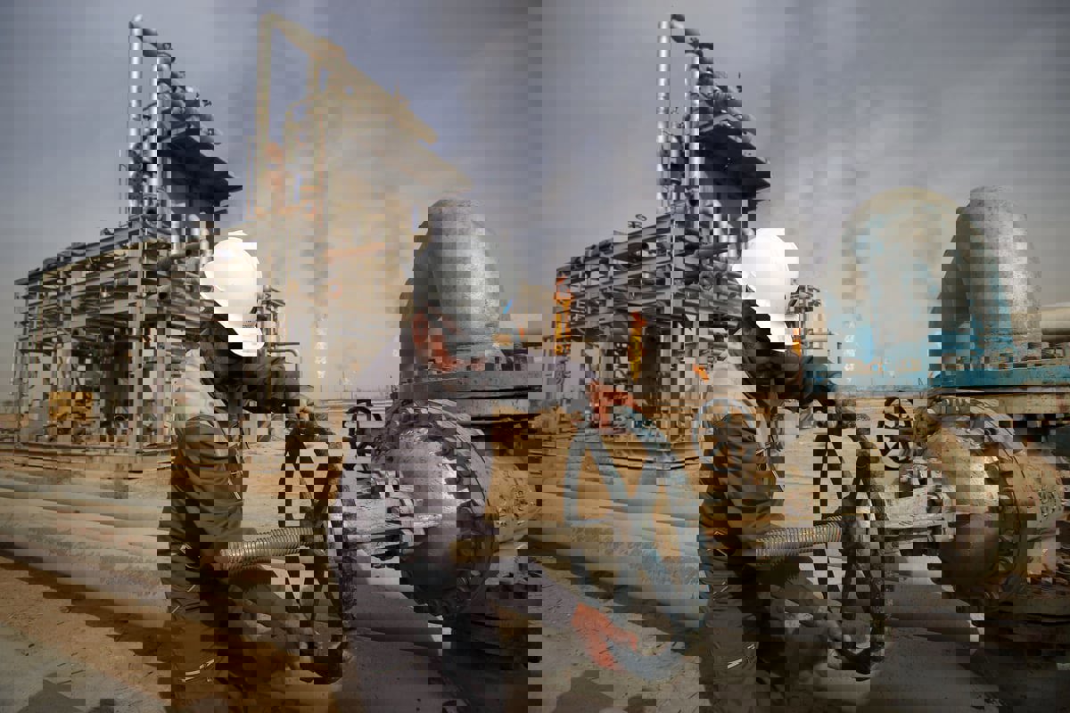 هل تنتهك مقايضة النفط العراقي بالغاز الإيراني العقوبات الأمريكية؟