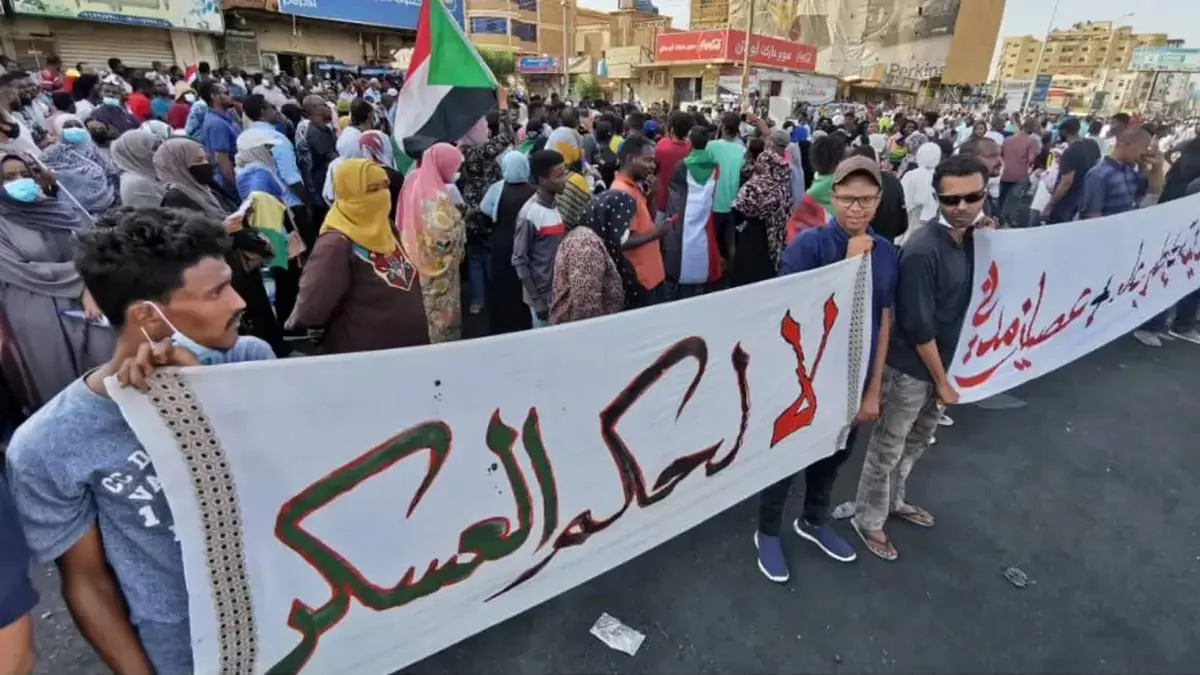 السودان.. "الحرية والتغيير" ترفض قرار البرهان بتعيين 5 جنرالات كسفراء