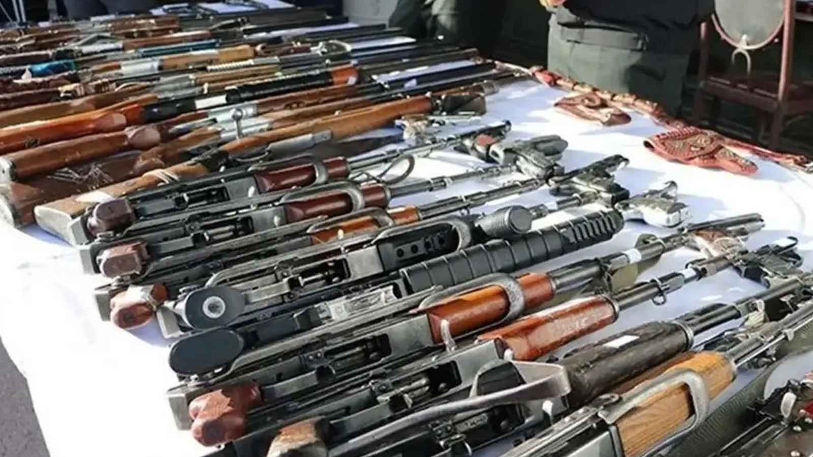 إيران تعلن ضبط أسلحة أمريكية في بلوشستان