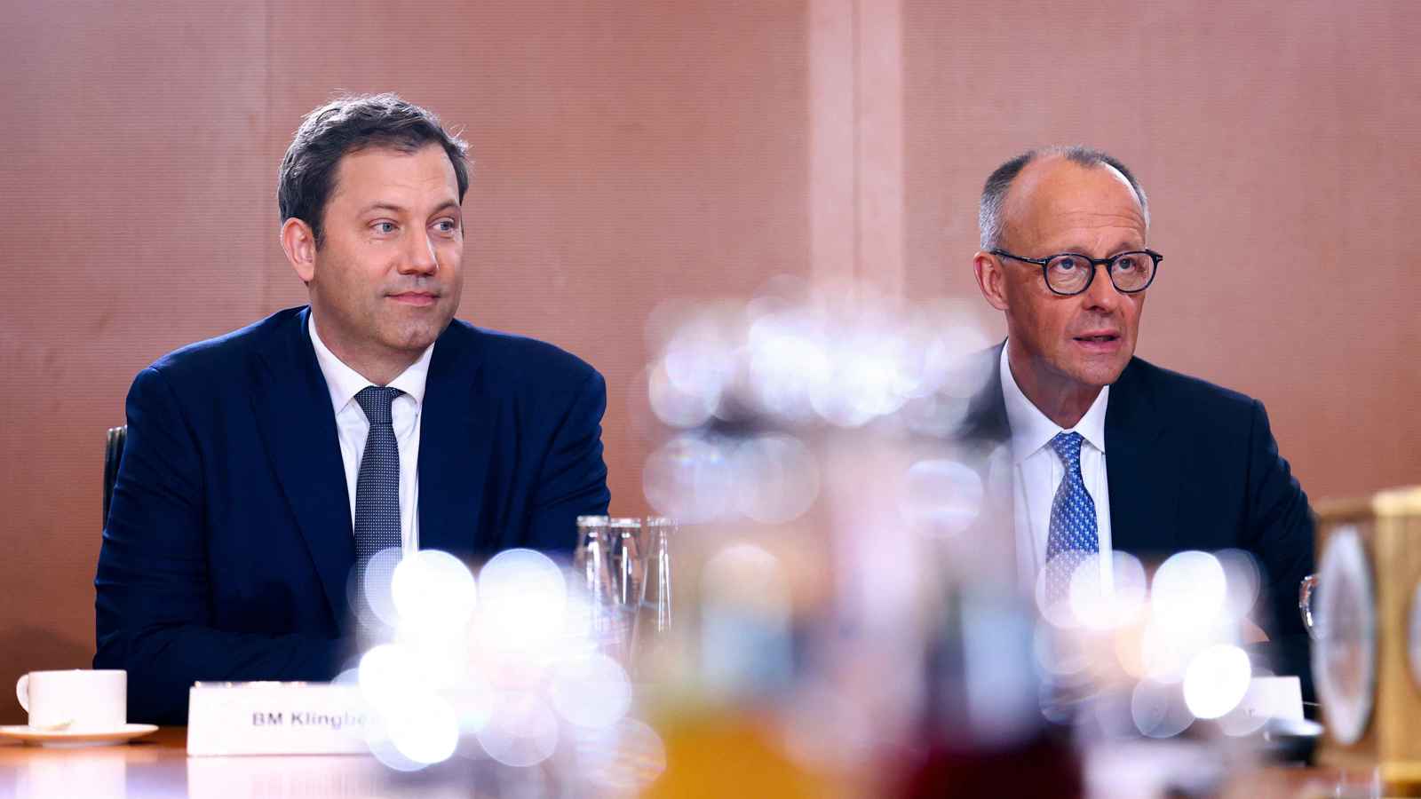 في أول اجتماع.. الحكومة الألمانية الجديدة تلغي 25 منصبا