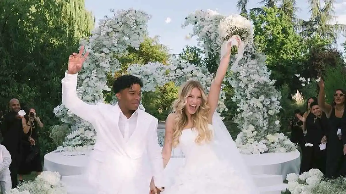 رقص مثير و قُبلات.. أول فيديو من حفل زفاف إندريك