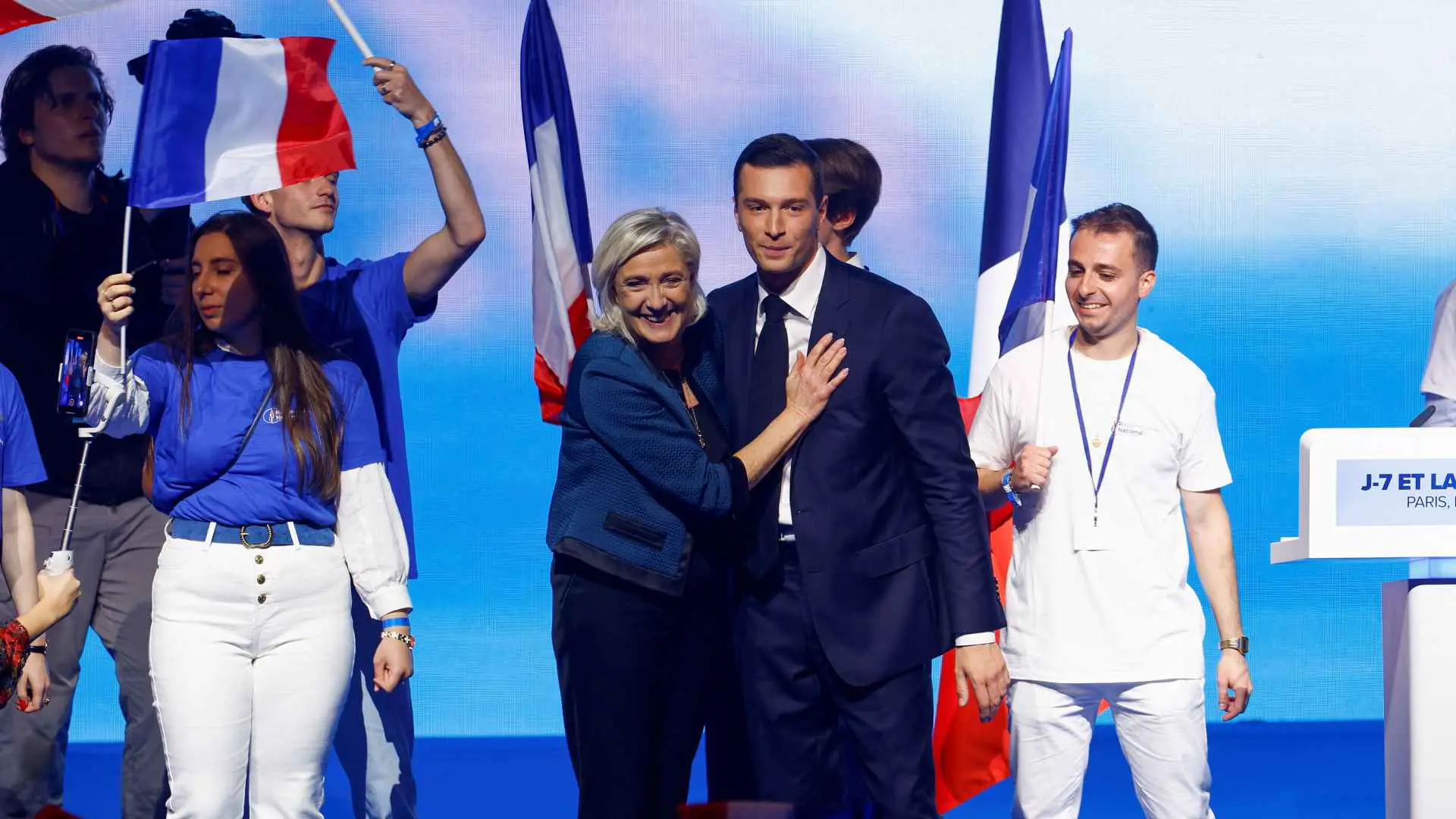 انتخابات فرنسا.. "الحاجز الجمهوري" يتجه لكبح هيمنة اليمين المتطرف
