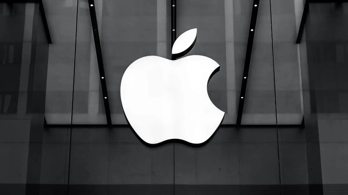 "أبل" ترضخ وتتيح متاجر تطبيقات بديلة على آيفون وآيباد