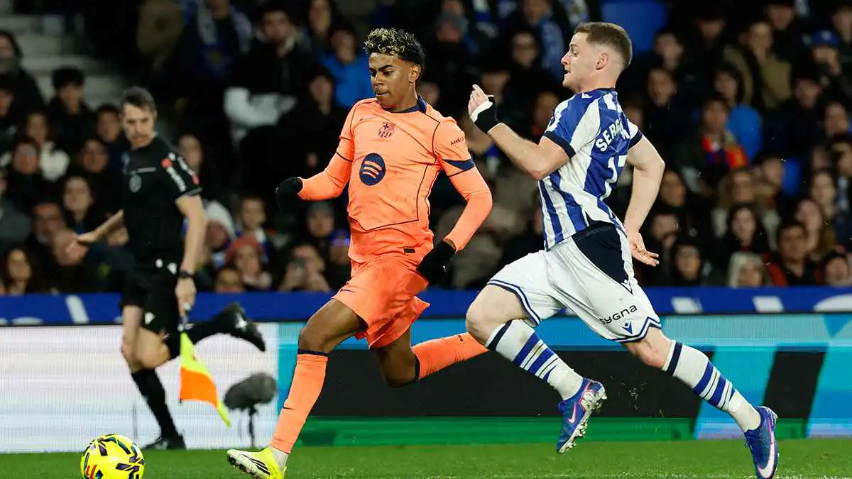 أجراس الإنذار.. 5 كوارث تهدد صدارة برشلونة بعد نكسة سوسيداد