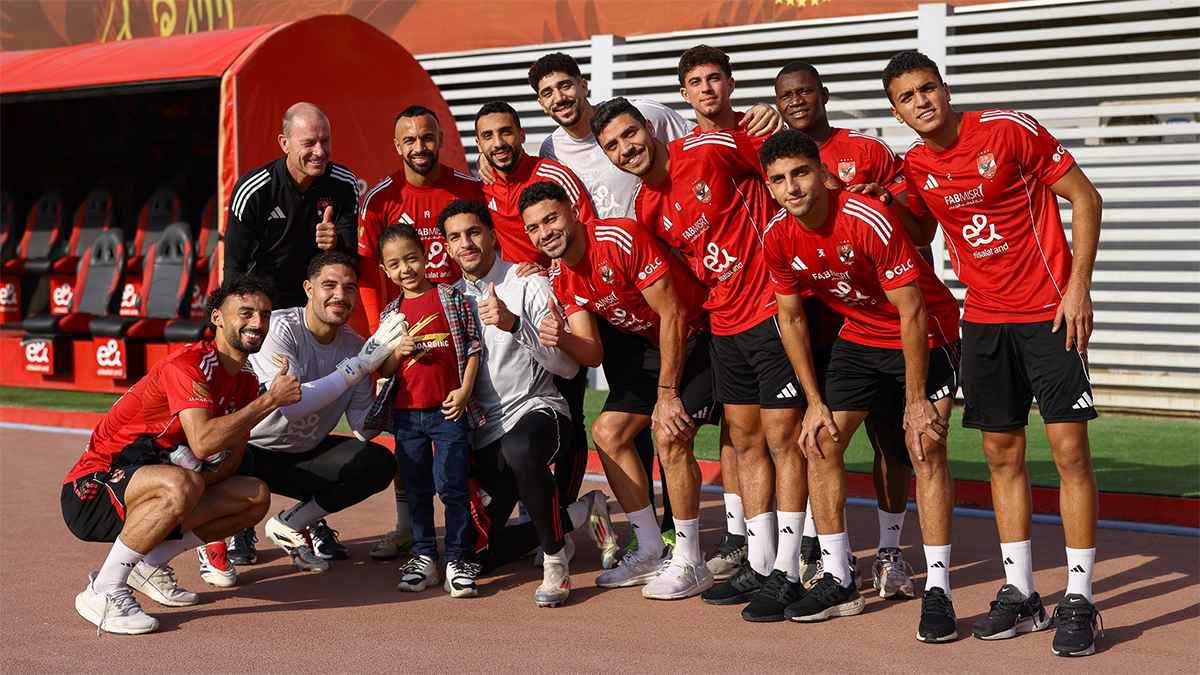 تواصل مع سيد عبد الحفيظ.. نجم الأهلي المصري يطلب الرحيل