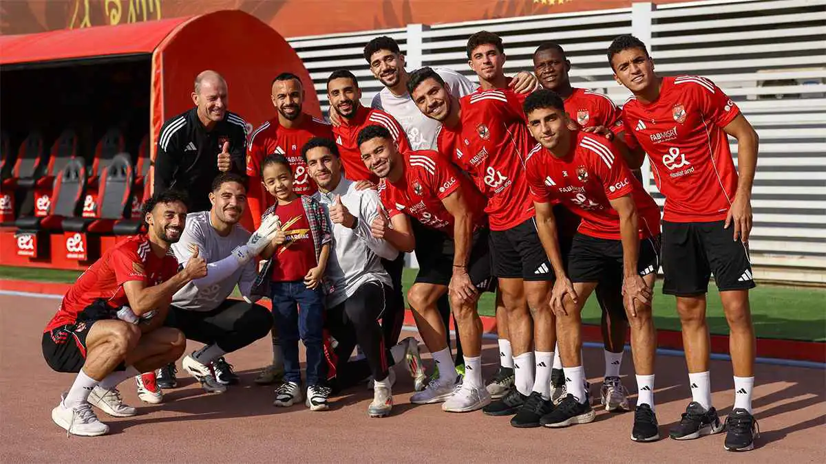 تواصل مع سيد عبد الحفيظ.. نجم الأهلي المصري يطلب الرحيل