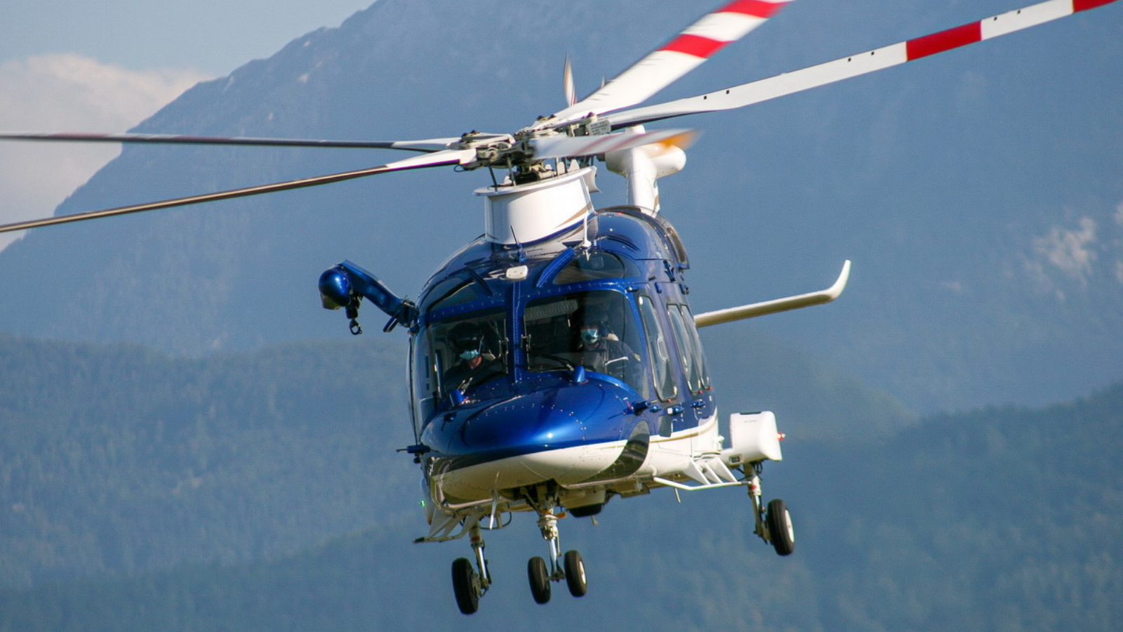 سلوفينيا.. 3 قتلى في تحطم طائرة صغيرة بسبب الضباب