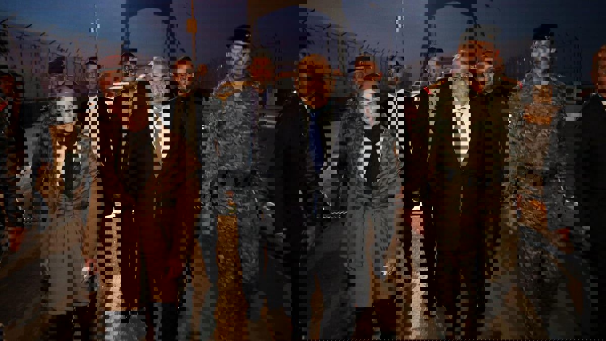 رئيس وزراء العراق: لا توجد قواعد أمريكية "صرفة" في البلاد