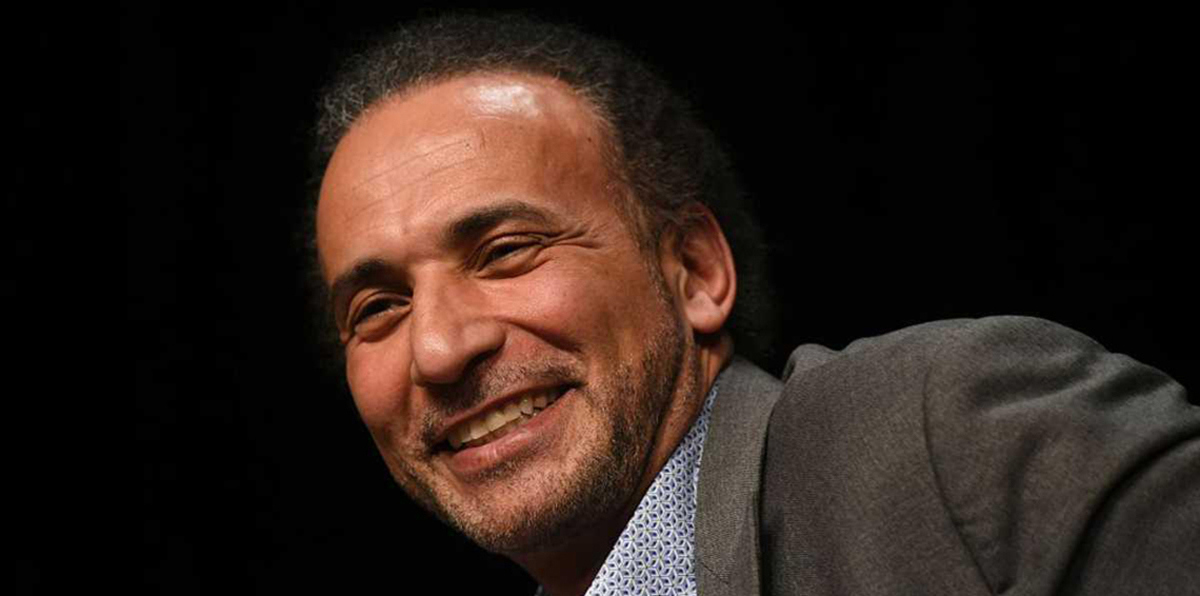 نقل طارق رمضان حفيد مؤسس الإخوان المعتقل بتهمة الاغتصاب إلى المستشفى