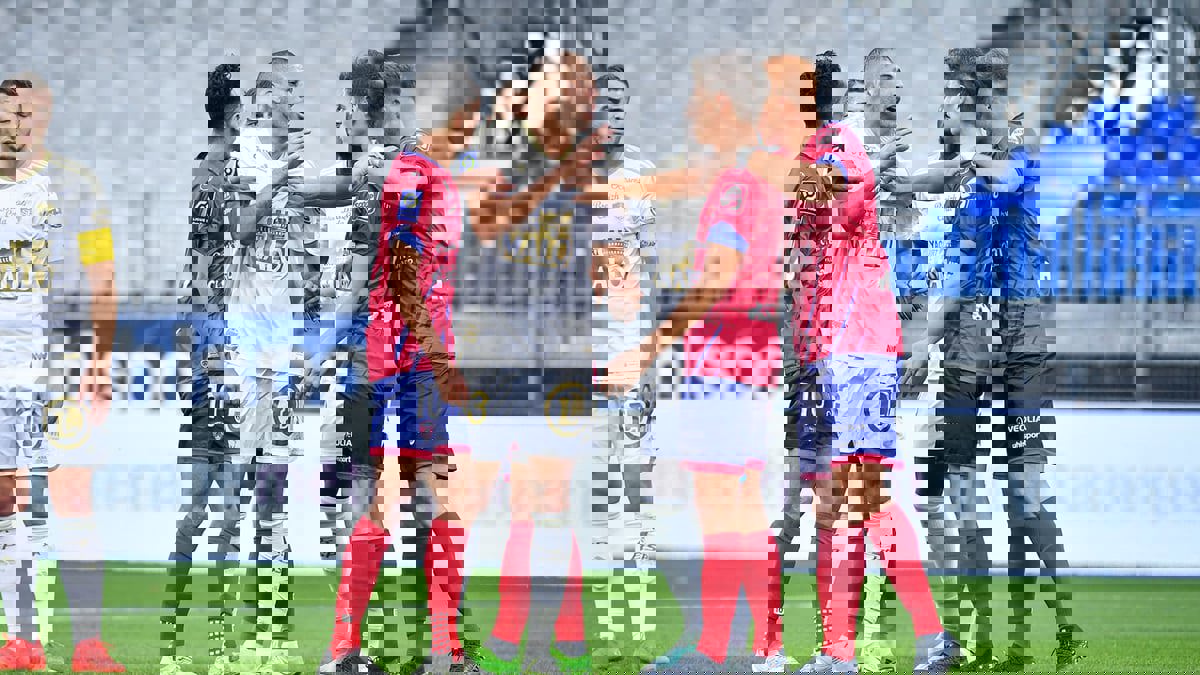 إسلام سليماني لاعب بريست الفرنسي: تعرضت للعنصرية من أحد لاعبي كليرمو (فيديو)