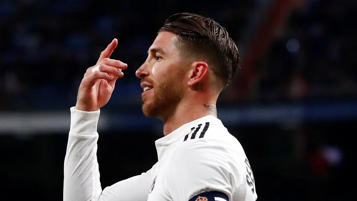 شاهد سيرجيو راموس بالزي الإماراتي في مسجد الشيخ زايد (صورة)