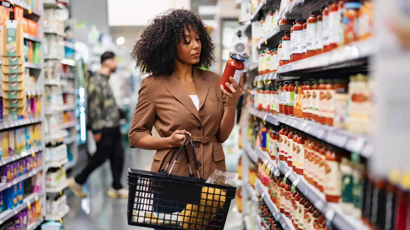 أخصائية تغذية تحذر: أطعمة تبدو صحية لكنها تضر الأمعاء