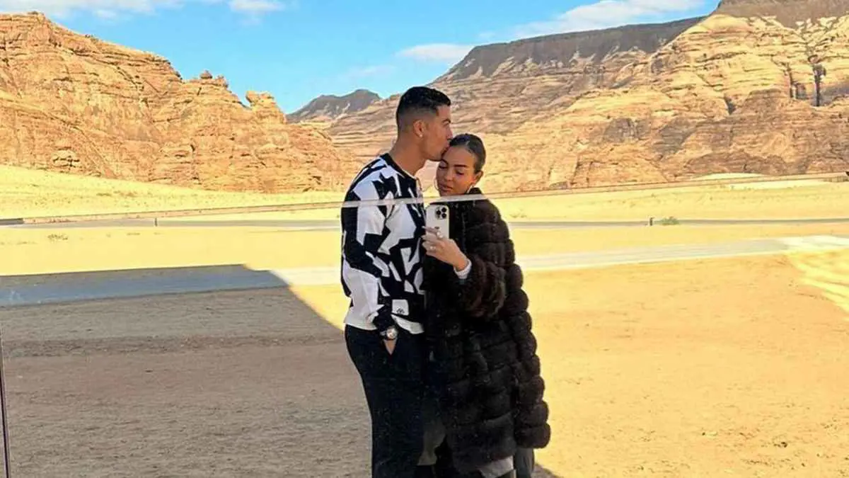 تريد تصوير فيلم هناك.. مدينة سعودية تبهر جورجينا رودريغز