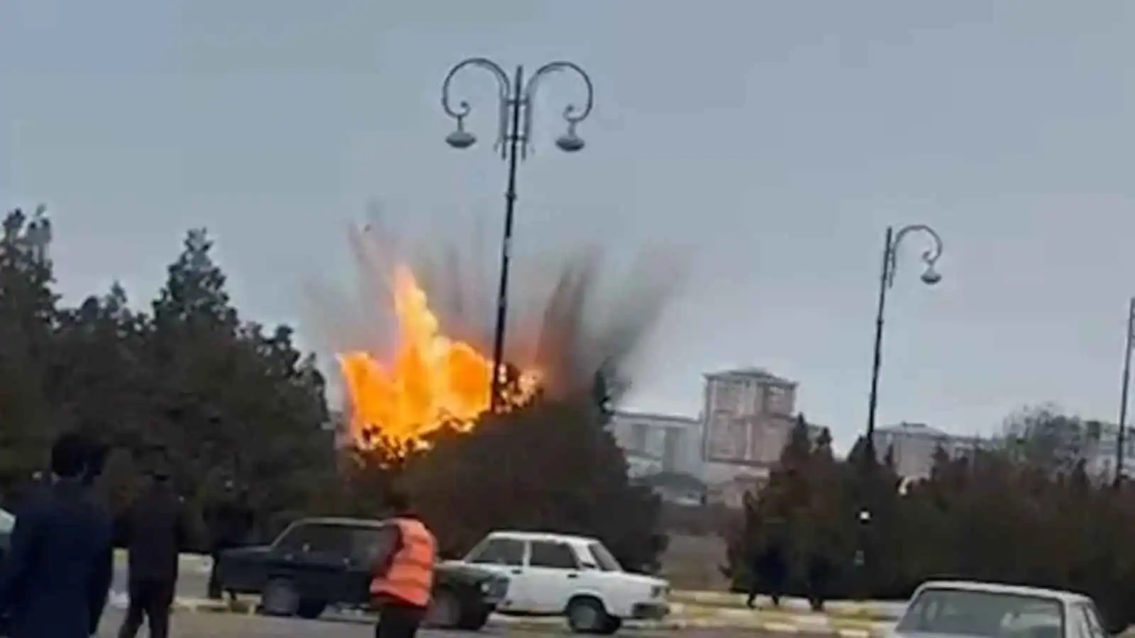 أذربيجان تتوعد إيران بالرد على استهدافها بطائرات مسيرة