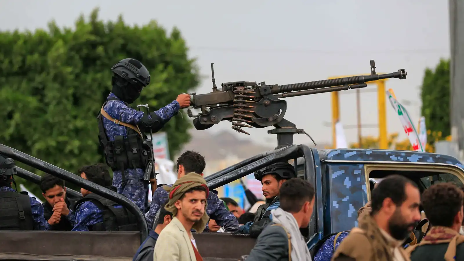 بعد الاختراق الإسرائيلي.. الحوثيين يستنفرون قواتهم في صنعاء