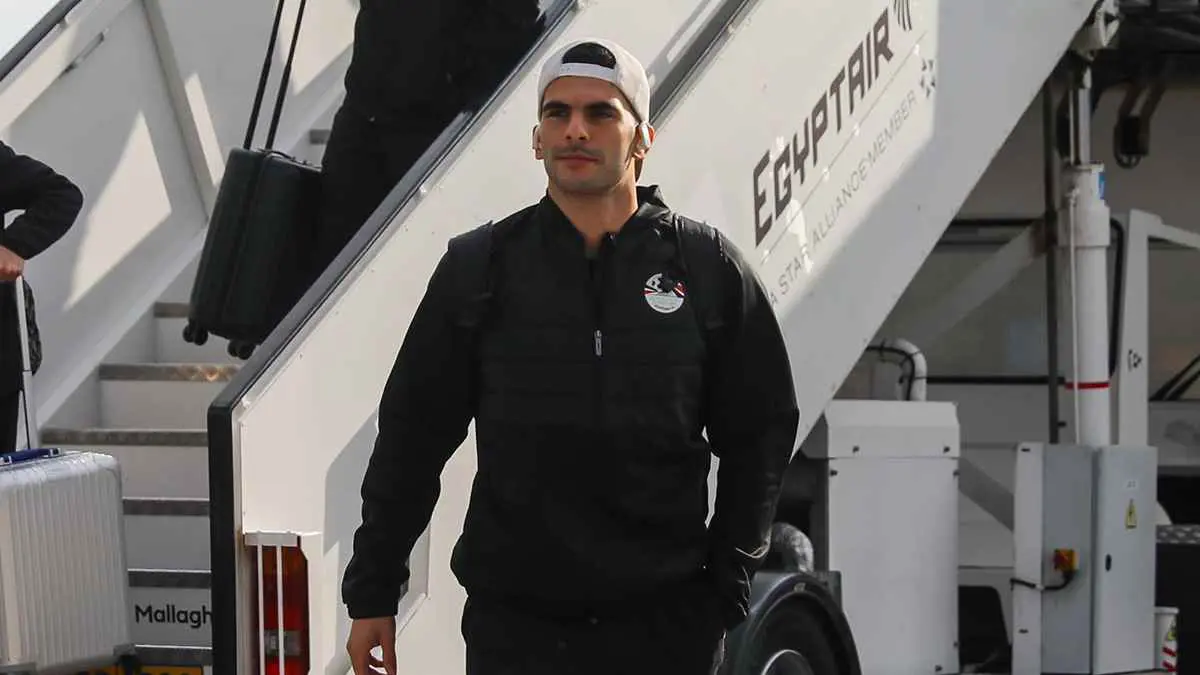 لماذا لم يفعل مثل محمد صلاح؟.. أسطورة الزمالك يوجه رسالة نارية لـ"زيزو"