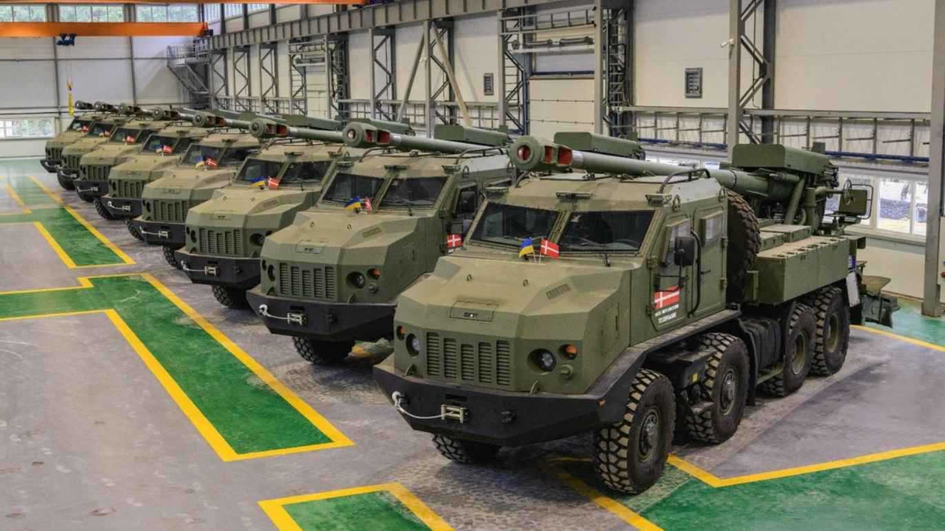 أوكرانيا تنقل صناعة الأسلحة إلى "الناتو".. هل تدفع أوروبا ثمن المواجهة؟