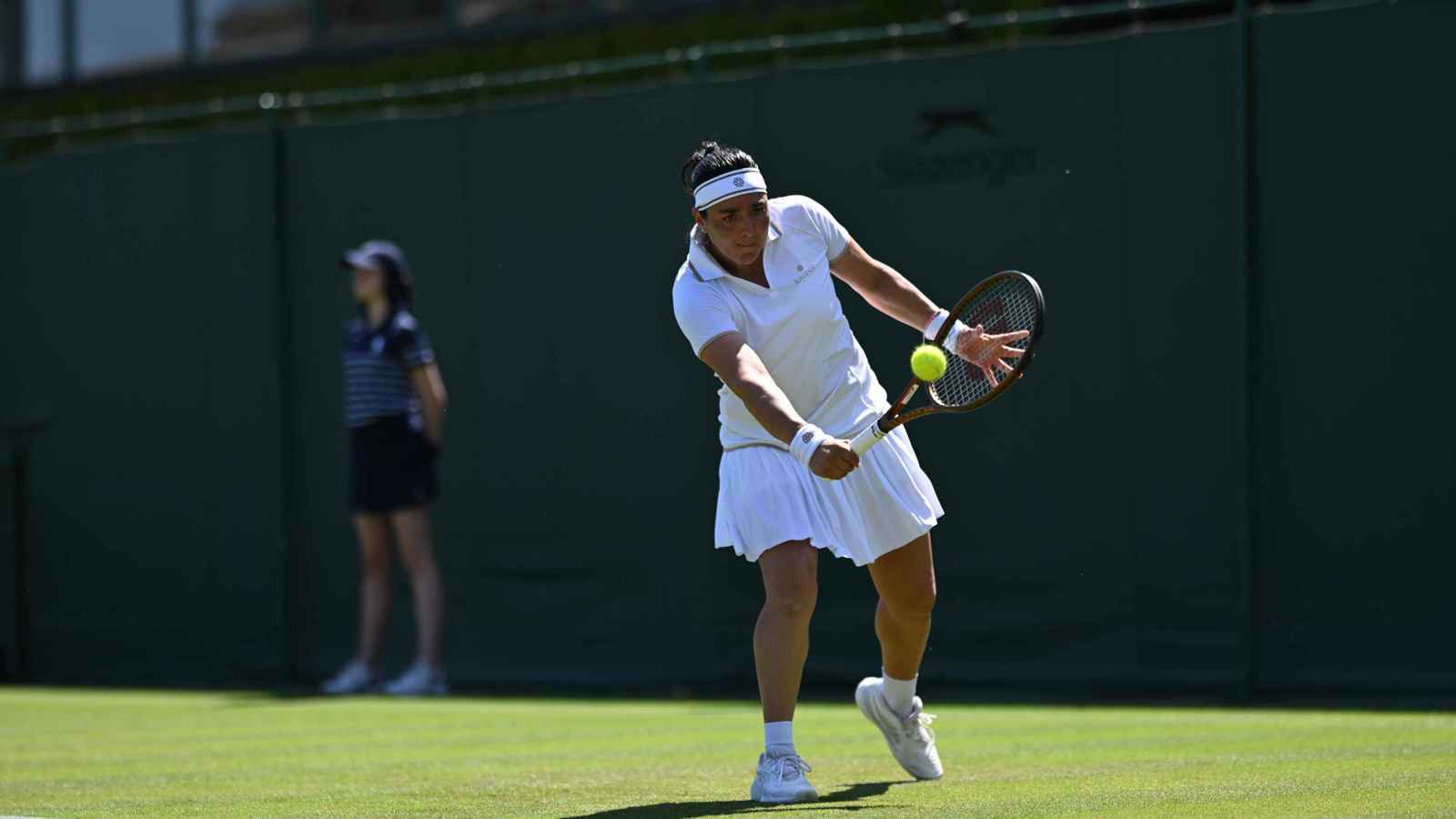 لاعب جديد بالفريق.. أنس جابر تكشف عن المفاجأة الكبرى في حياتها (صورة)
