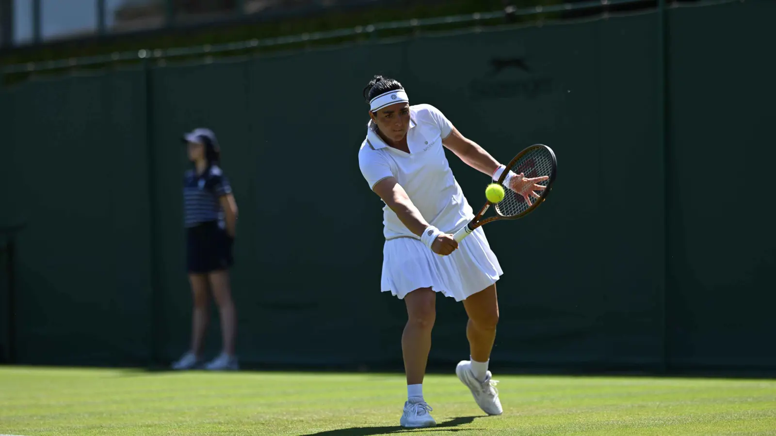 بكت بشدة.. وعكة صحية تقصي أنس جابر مبكّرا من بطولة ويمبلدون (صور وفيديو)