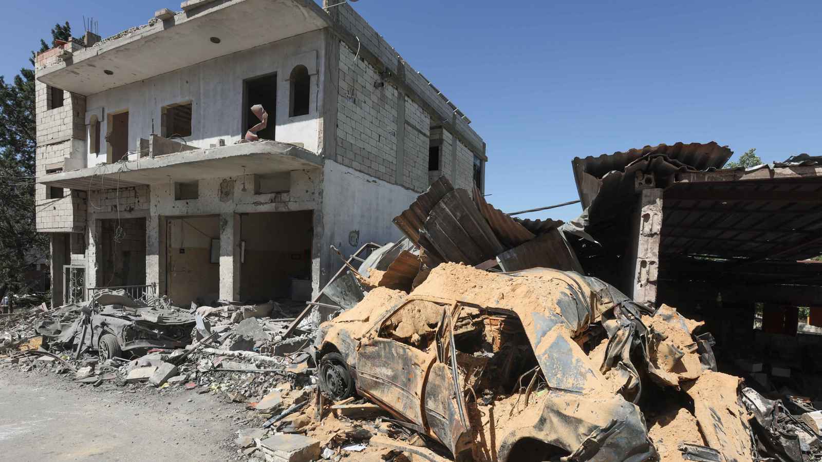 بمسيرات انقضاضية.. "حزب الله" يهاجم قاعدة جوية في تل أبيب