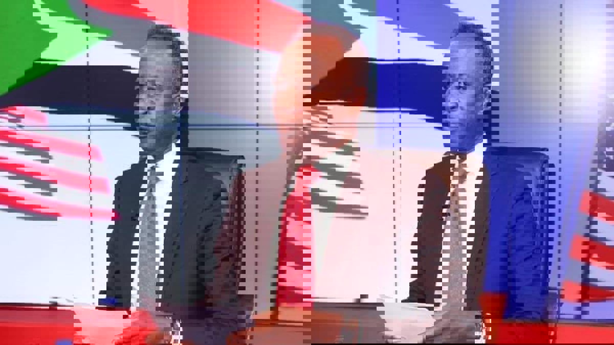 السودان.. فيديو مسرب حمل إساءات عنصرية للإعلامي لقمان أحمد يثير موجة غضب