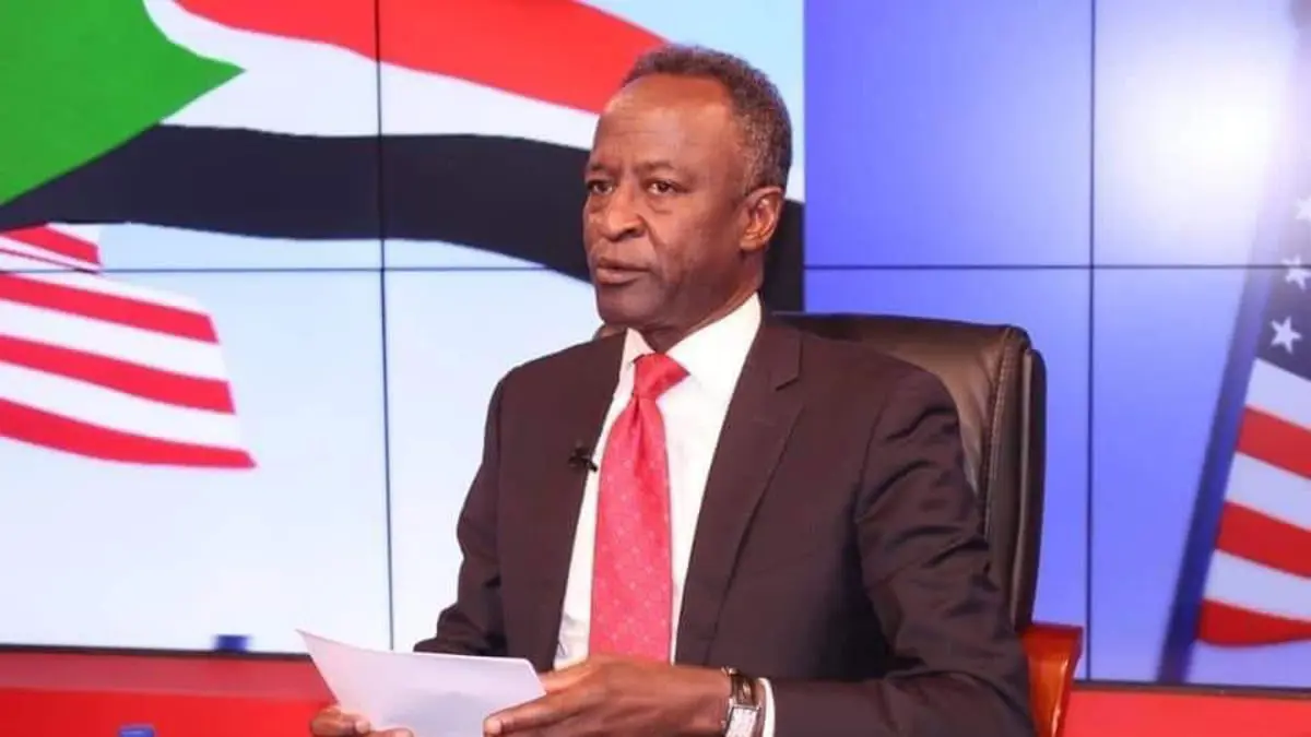 السودان.. فيديو مسرب حمل إساءات عنصرية للإعلامي لقمان أحمد يثير موجة غضب