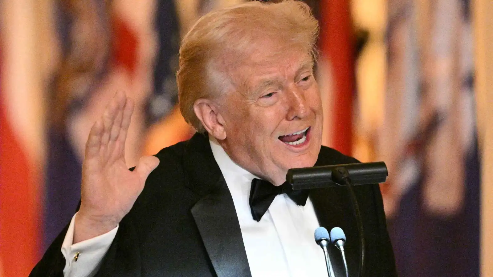 خطة ترامب المسربة.. ضربة أولية "للترهيب" وحملة لاحقة للإطاحة بخامنئي