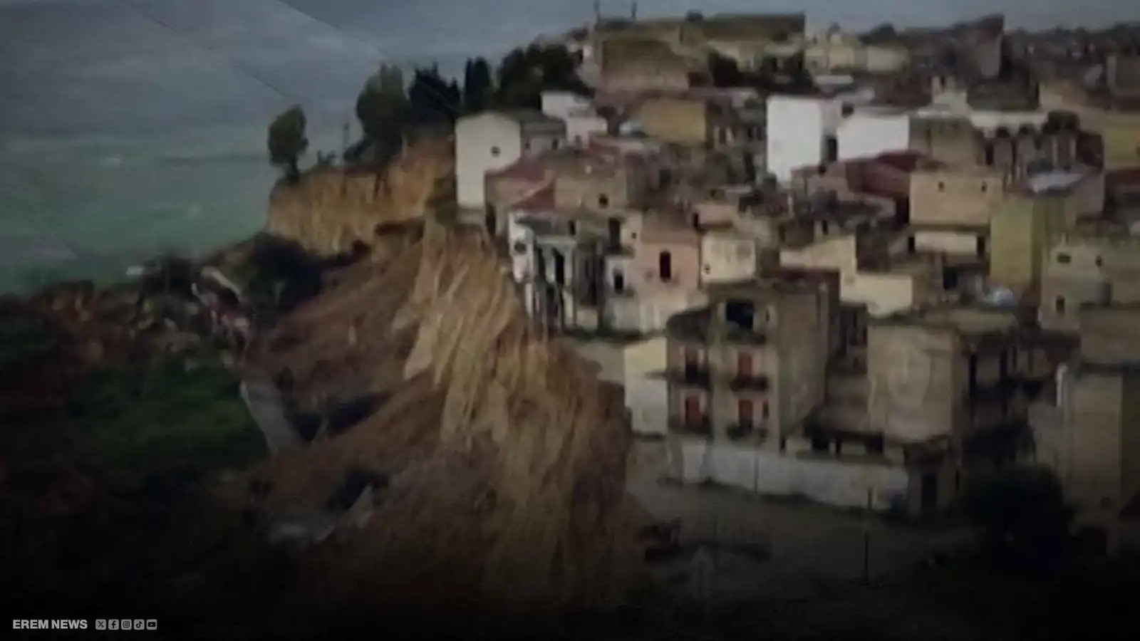 مدينة إيطالية على حافة السقوط.. الأرض تتحرك والمنازل تتأرجح (فيديو إرم)