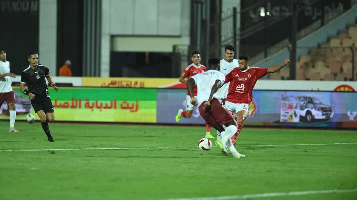 خبير تحكيمي: ضربة جزاء غير محتسبة لسيراميكا ضد الأهلي رغم نصيحة الـVAR (فيديو)