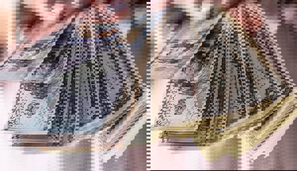 شاب يحصد نصف مليون دولار بسبب "إشارة" في فيلم سينمائي