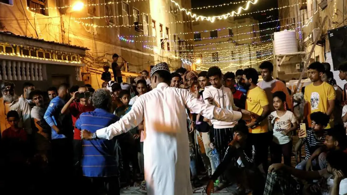 رغم الصعاب.. "زينة" رمضان تدخل البهجة إلى قلوب اليمنيين