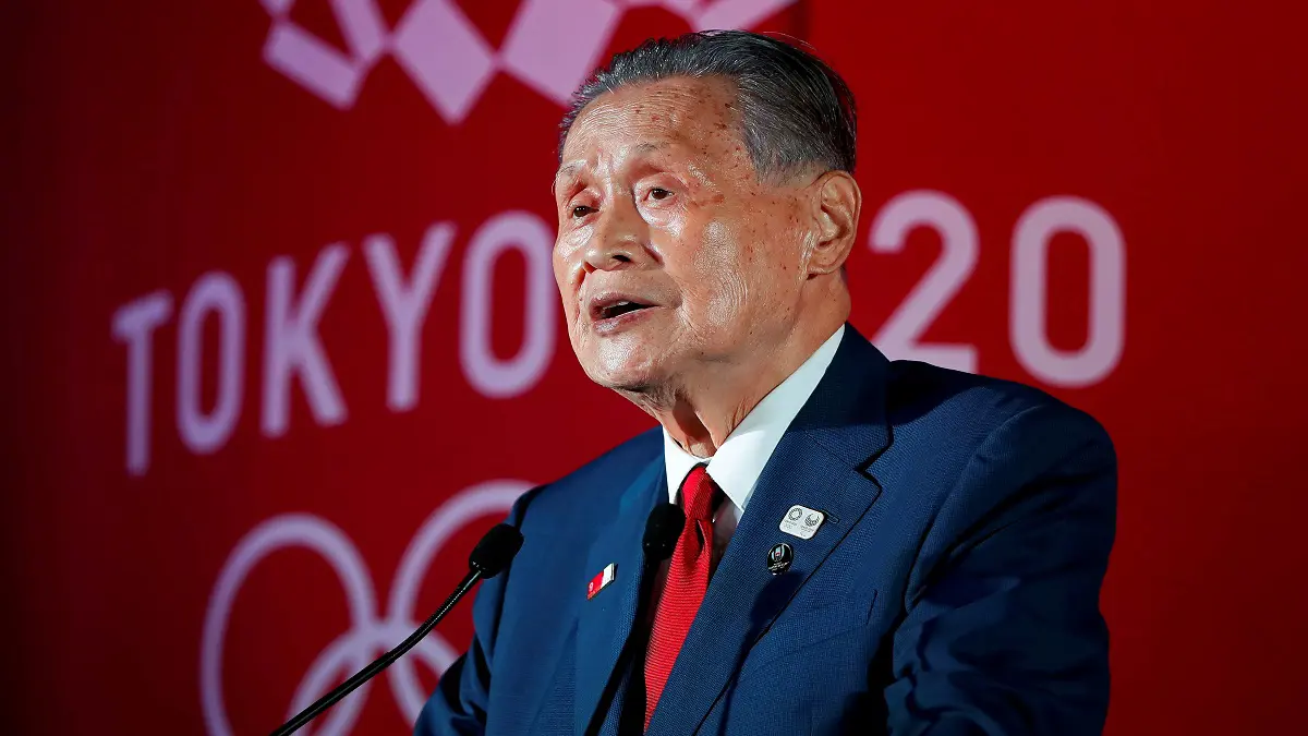 رئيس أولمبياد طوكيو يرفض ارتداء كمامة رغم المخاوف من فيروس كورونا