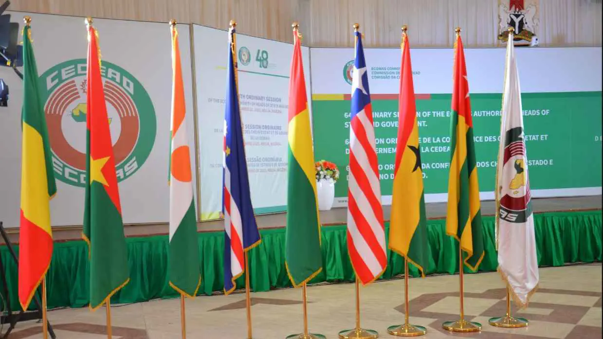 التمويل والقطيعة مع دول الساحل يهددان إنشاء قوة "إيكواس" العسكرية