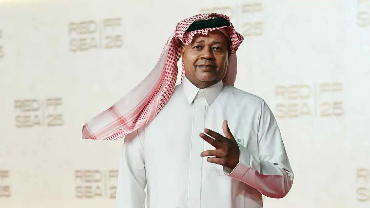 الـVAR سيحدد بطل الدوري.. سعيد العويران يفجّر جدلًا واسعًا (فيديو)