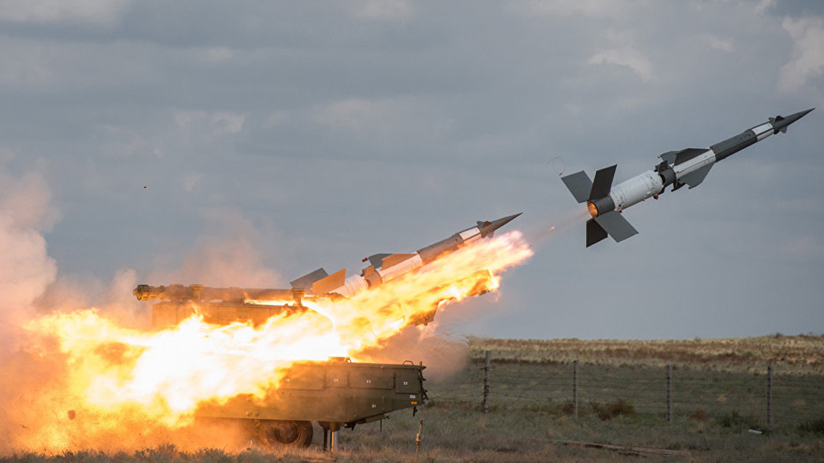 إسرائيل تستهدف موقعين إيرانيين في "القنيطرة" السورية