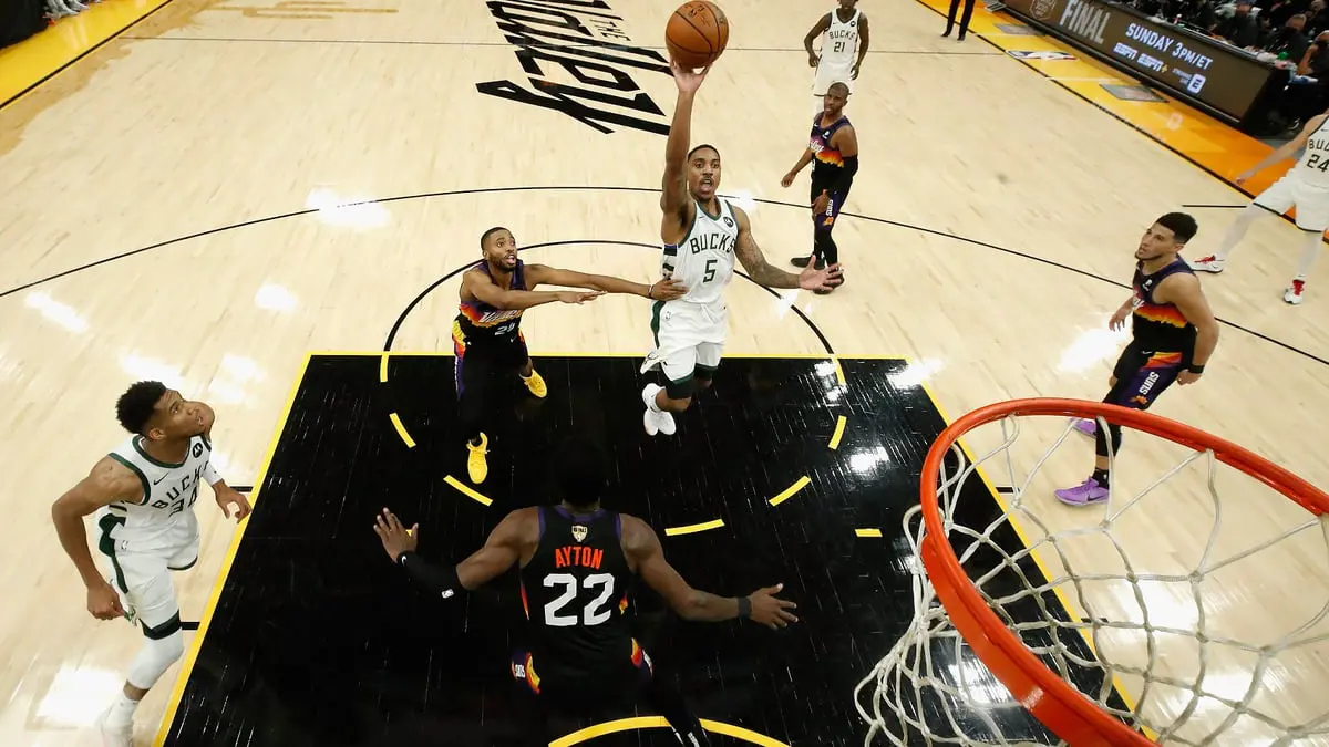 NBA.. فينكس صنز يهزم ميلووكي باكس ويتقدم 2/0 في سلسلة نهائي دوري السلة الأمريكي