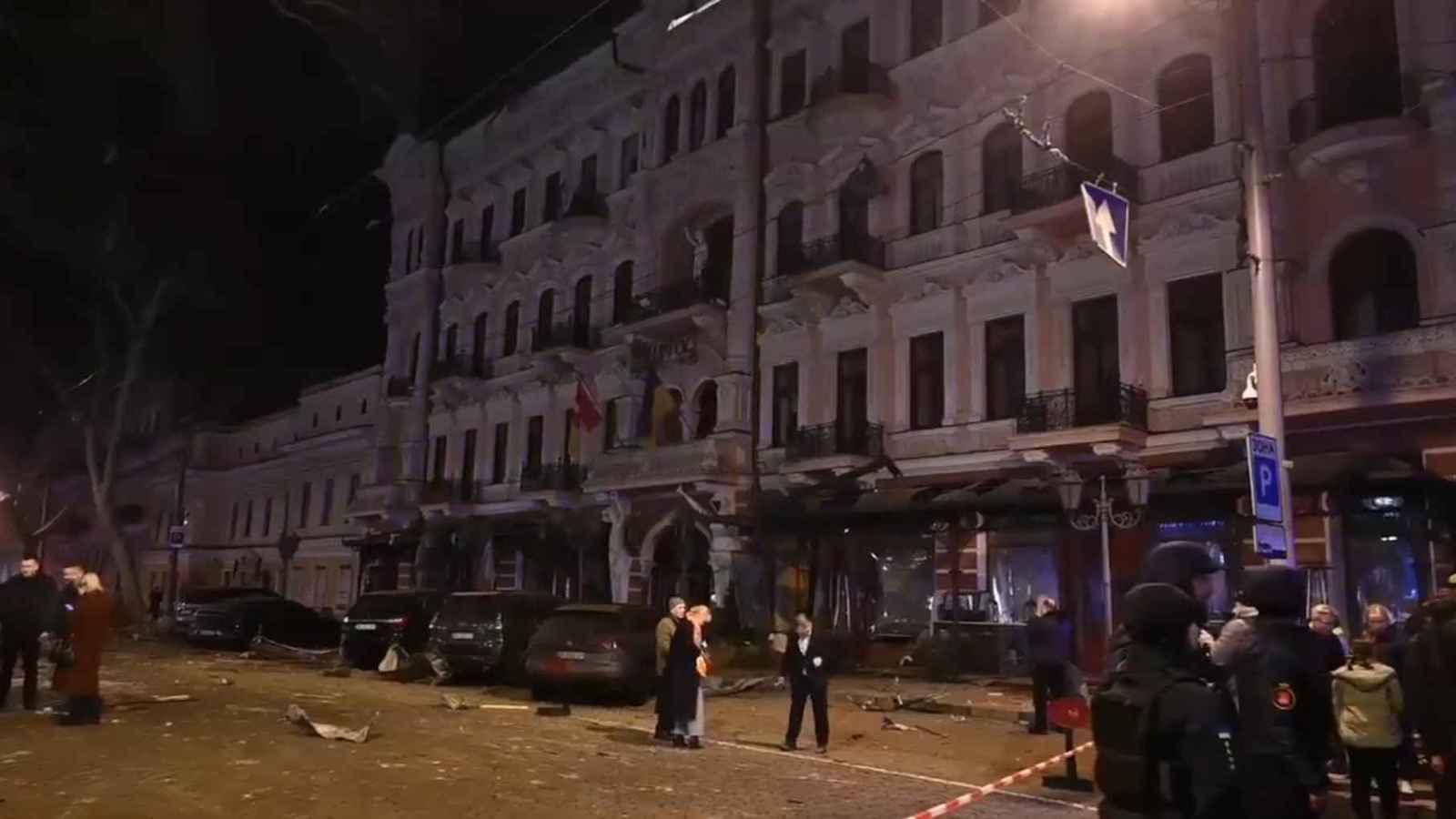 طالت مركزاً تاريخياً.. ضربة روسية قوية تستهدف أوديسا الأوكرانية (فيديو)