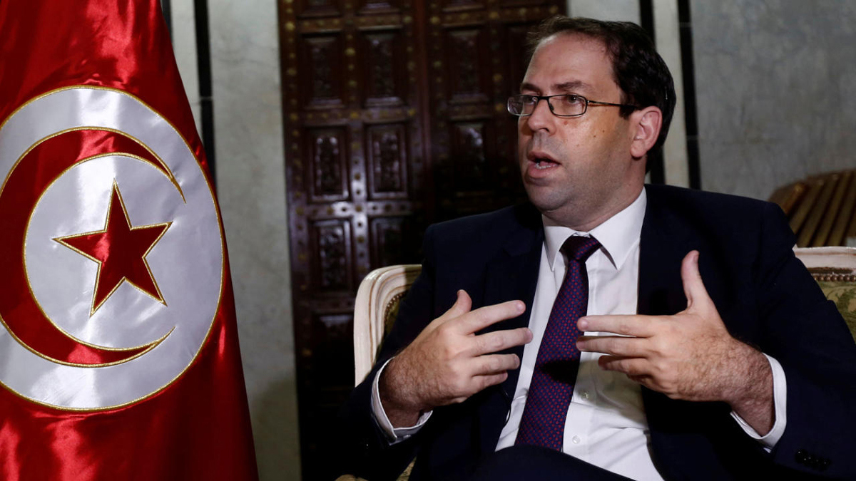 بعد ضغوطات واسعة.. يوسف الشاهد يقيل مستشاره الإعلامي