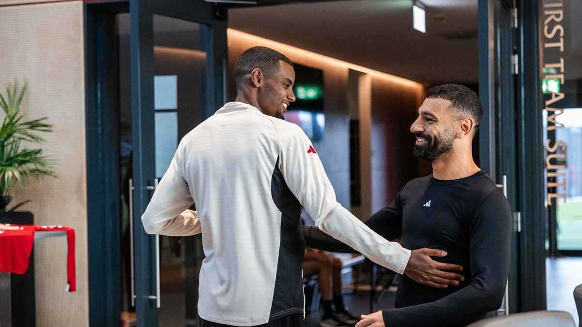 بعكس المتداول.. لماذا محمد صلاح هو أكبر المستفيدين من قدوم إيزاك؟