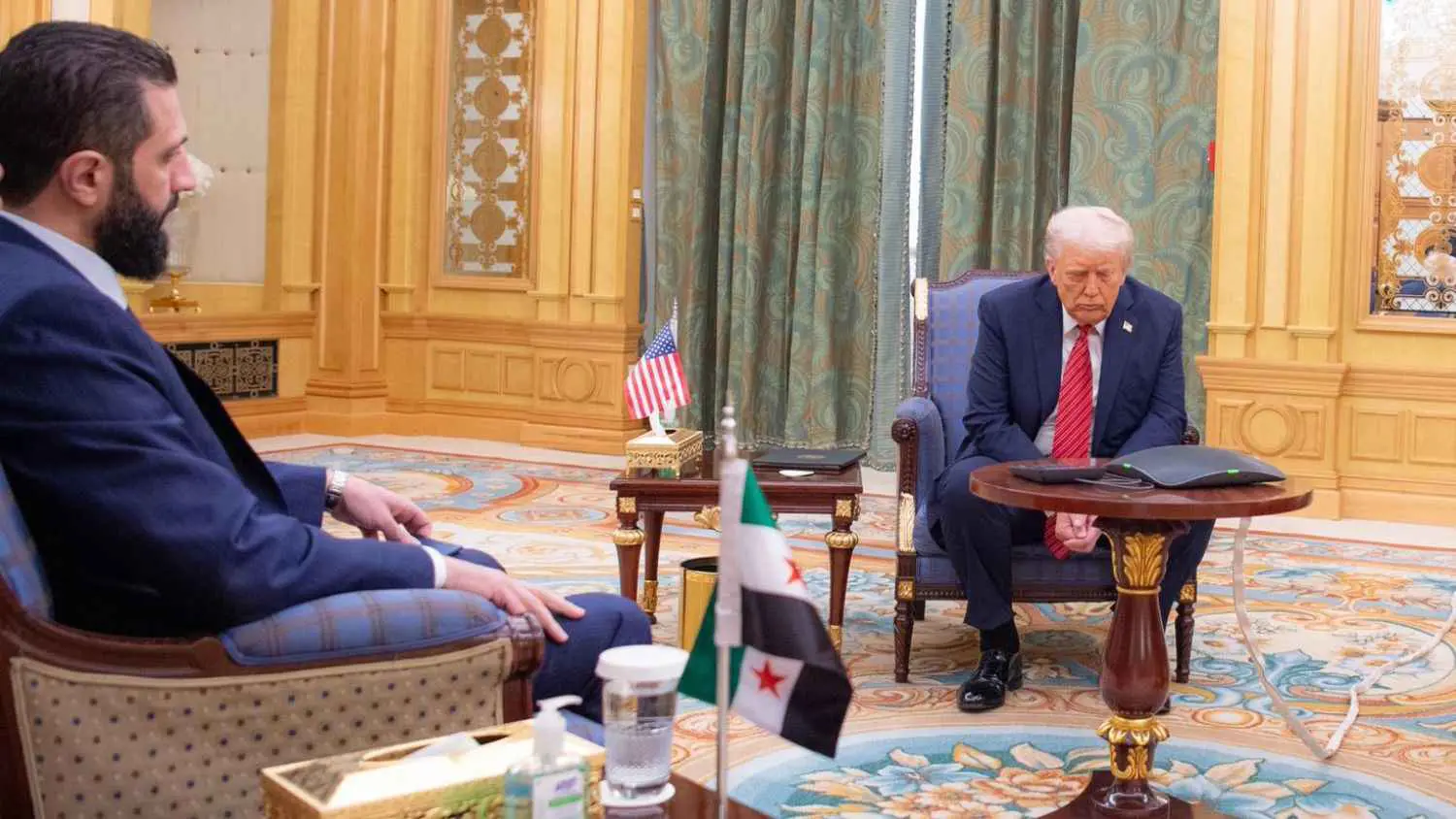 الخزانة الأمريكية ترفع العقوبات عن 518 فردًا وكيانًا في سوريا