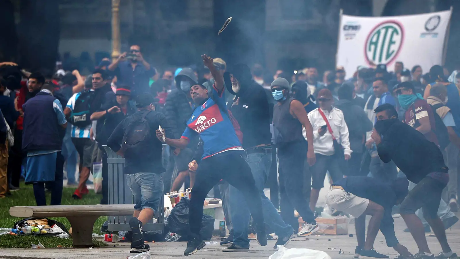 إصابات خلال مظاهرات ضد سياسات التقاعد في الأرجنتين