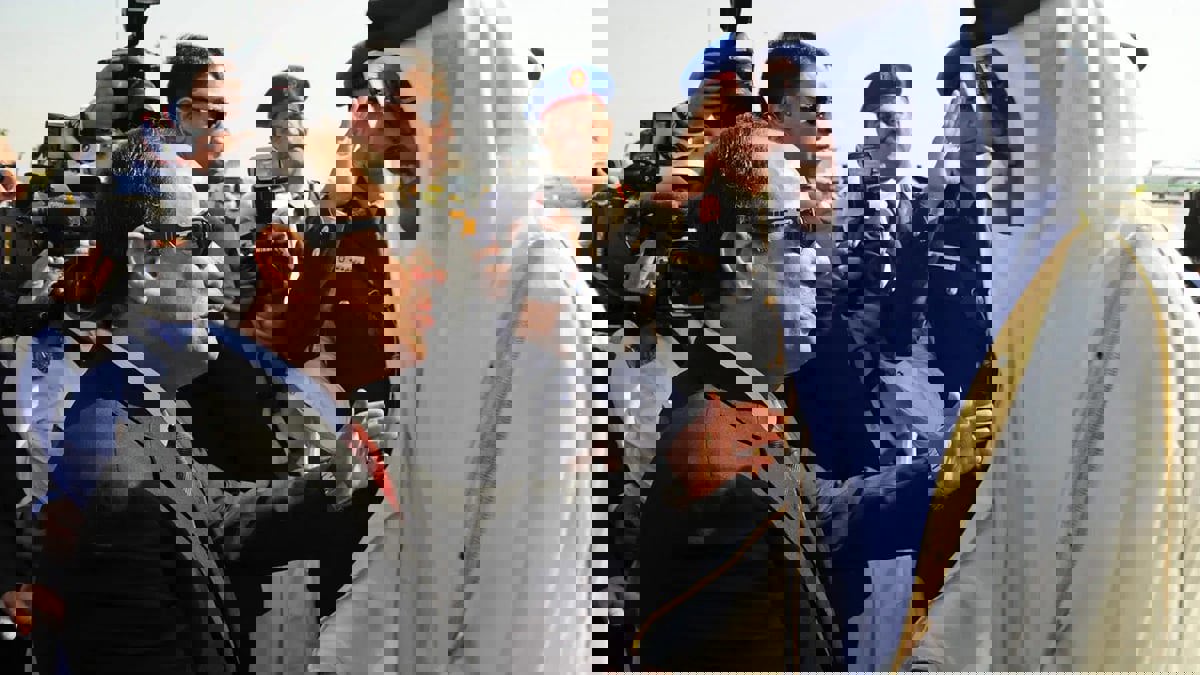 أمير قطر يصل القاهرة في زيارة رسمية