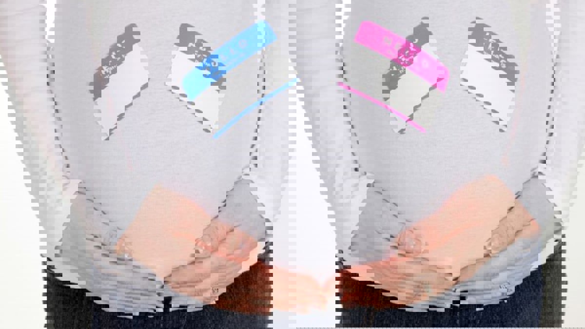 امرأة برحم مزدوج حامل بتوأمين ينمو كلٌّ منهما في رحم