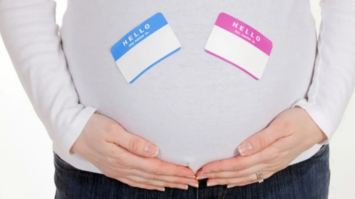 امرأة برحم مزدوج حامل بتوأمين ينمو كلٌّ منهما في رحم