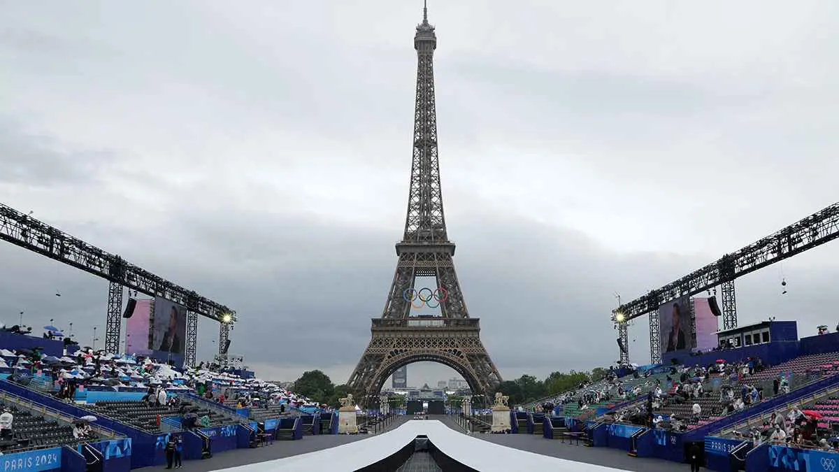 بعضها استدعى اعتذارا.. أخطاء تنظيمية فادحة تضرب أولمبياد باريس