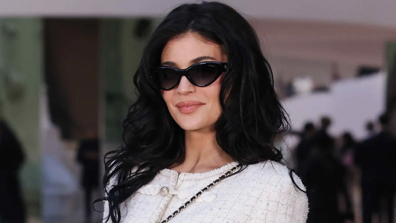 المشاهير يحضرون عرض أزياء "شانيل" الأيقوني (صور)