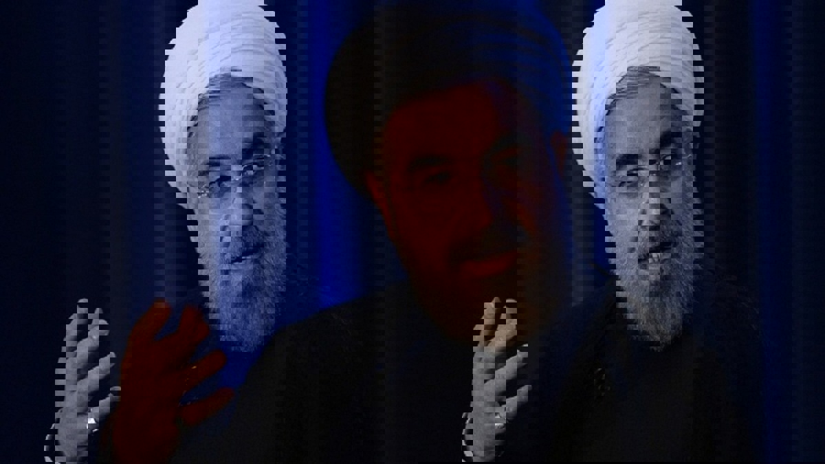 قم الإيرانية ترفع شعارات ضد روحاني في "مسيرات الثورة" (صور)