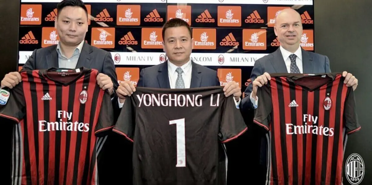 كم تكلفت صفقة بيع ميلان؟