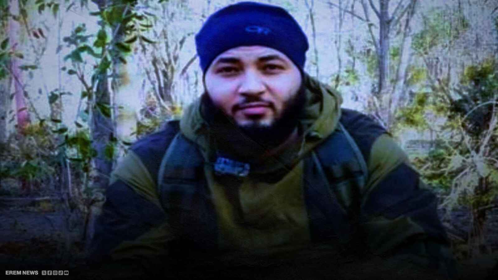 تبرأ منه والده وأوقفته سوريا.. من هو المصري أحمد المنصور؟