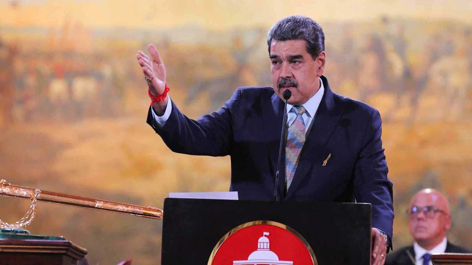 "واقع افتراضي".. مادورو يتهم واشنطن بسرقة فنزويلا ويدعو ترامب للتفاوض